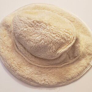 Fattamano Sherpa Hat, Size Medium, Made in Germany, Ivory/Cream, New!
